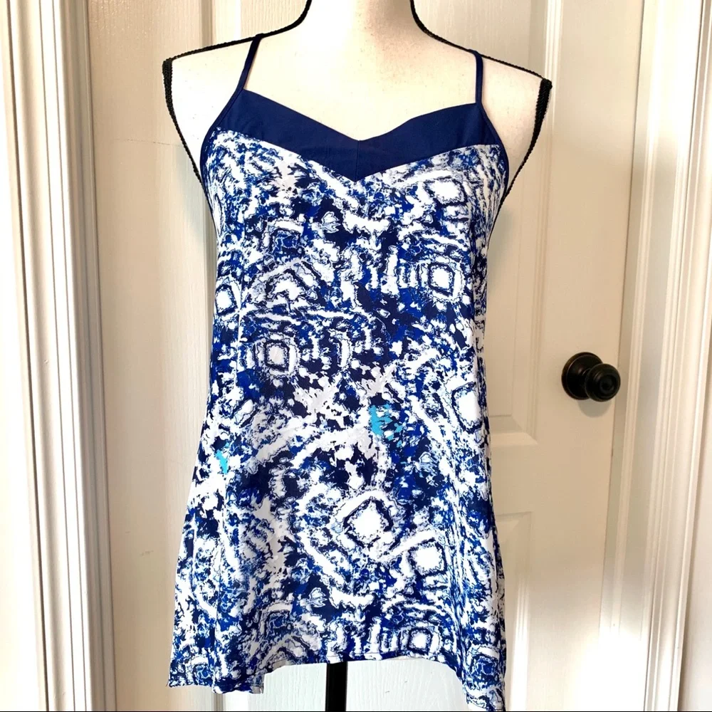 ROMEO & JULIET COUTURE Cross Strap Tank Top—SZ. XS